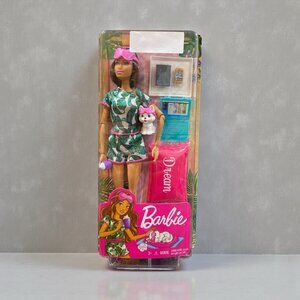 Barbie Relaxed Dream Set GJG58 Doll & Accessories *damaged